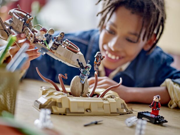 LEGO Star Wars Desert Skiff & Sarlacc Pit (75396) (10)