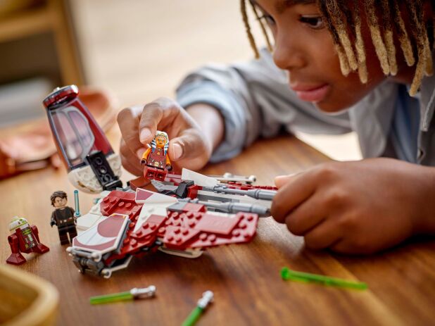 LEGO Star Wars Ahsokas's Jedi Interceptor (75401) (6)