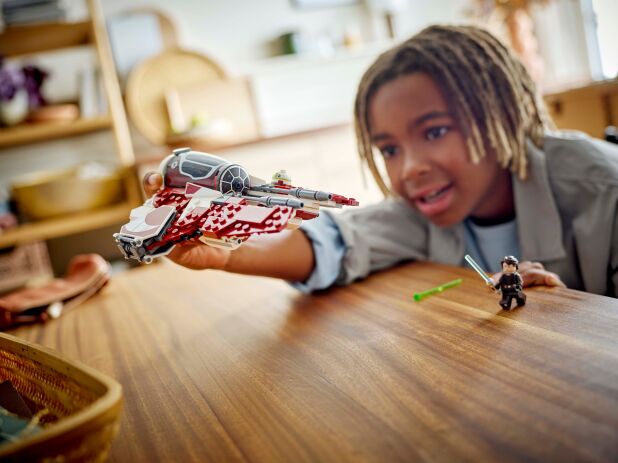 LEGO Star Wars Ahsokas's Jedi Interceptor (75401) (7)