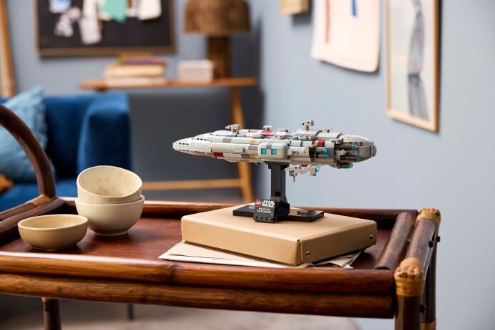 LEGO Star Wars Home One Starcruiser (75405) (11)