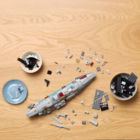 LEGO Star Wars Home One Starcruiser (75405) (5)