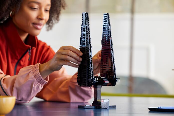 LEGO Star Wars Kaylo Ren's Command Shuttle (75406) (7)