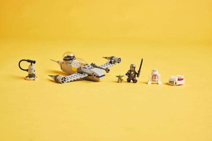 LEGO Star Wars Mando & Grocu's N-1 Starfighter (75410) (9)