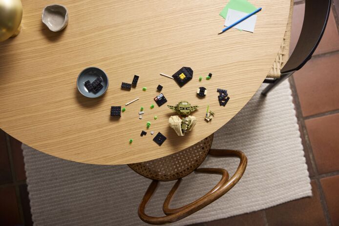 LEGO Star Wars Yoda Bust (75438) (2)