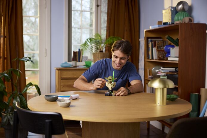 LEGO Star Wars Yoda Bust (75438) (6)