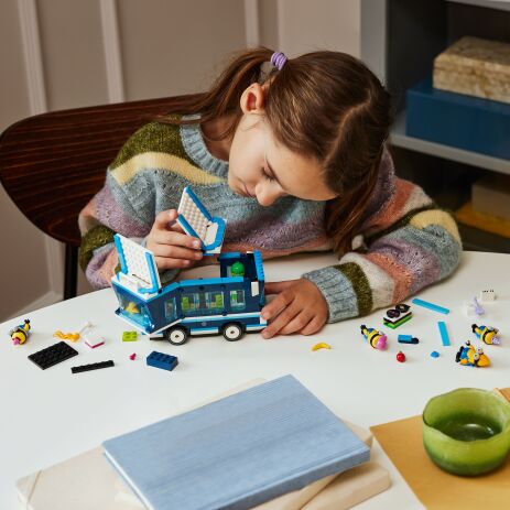 LEGO Minions Music Party Bus (75581) (6)