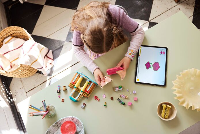 LEGO Wicked Glinda, Elphaba & Nessarose At Shiz University (75681) (5)