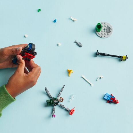 LEGO Super Heroes Motorcycle Chase: Spider-Man vs. Doc Ock (76275) (5)