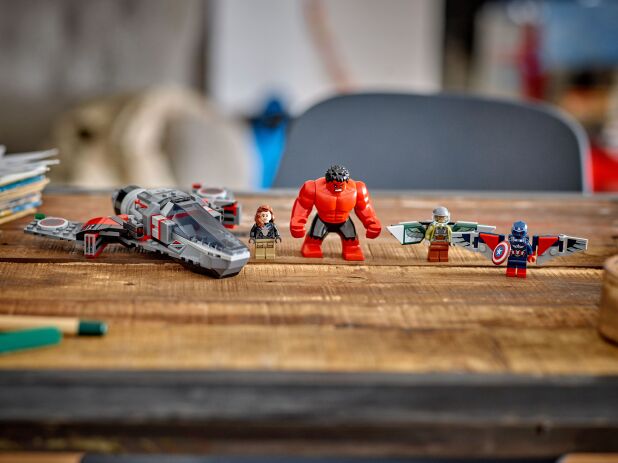 LEGO Super Heroes Captain America vs. Red Hulk Battle (76292) (8)