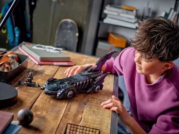 LEGO Super Heroes Batman Forever Batmobile (76304) (6)