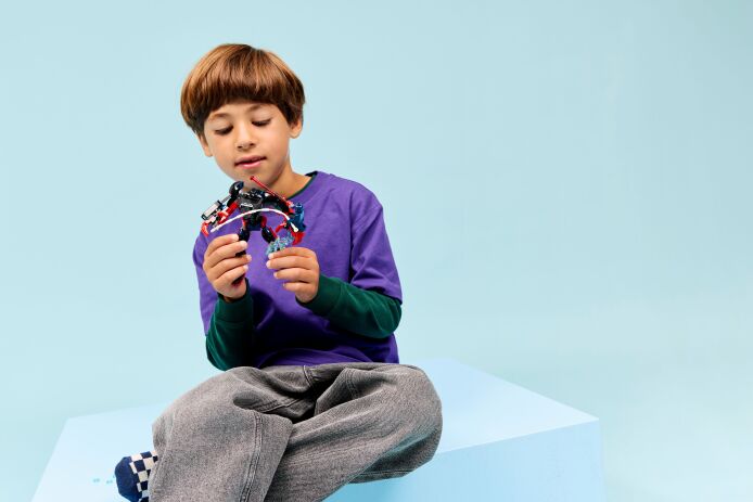 LEGO Super Heroes Miles Morales vs. Spider-Man 2099 (76337) (6)