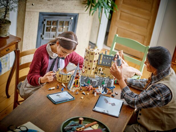 LEGO Harry Potter Hogwarts Castle: The Main Tower (76454) (8)