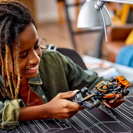 LEGO Speed Champions 2023 McLaren Formula 1 Race Car (76919) (5)