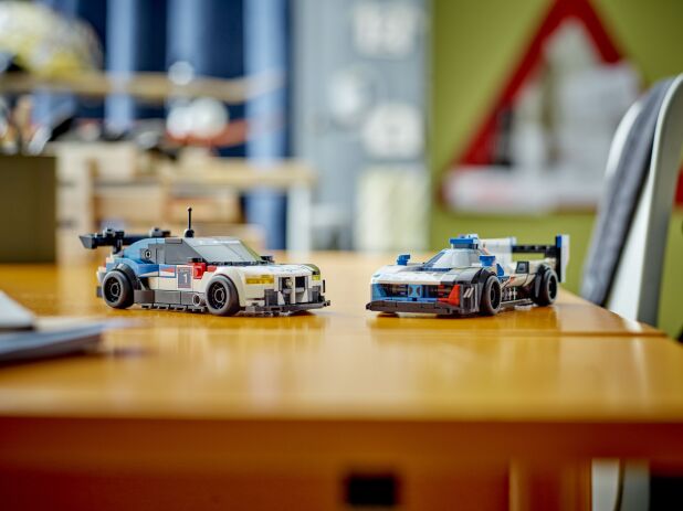 LEGO Speed Champions BWM M4 GT3 & BMW M Hybrid V8 Race Cars (76922) (6)