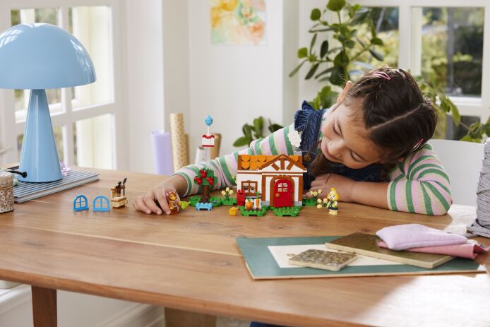 LEGO Animal Crossing Isabelle's House Visit (77049) (6)
