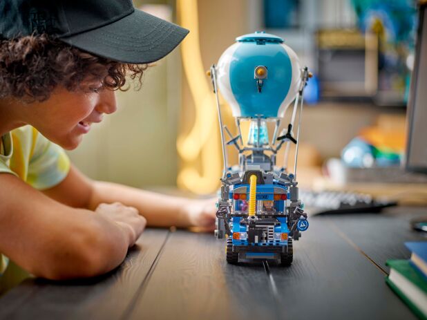 LEGO Fortnite Battle Bus (77073) (8)