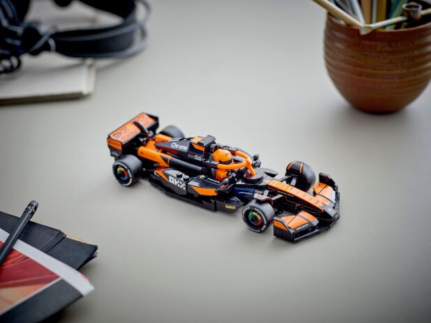 LEGO Speed Champions McLaren F1 Team MCL38 Race Car (77251) (8)
