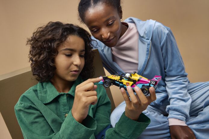 LEGO Speed Champions F1 Academy Lego Race Car (77258) (5)