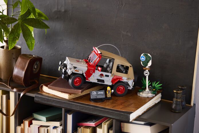 LEGO® Jurassic World Jurassic Jeep Wrangler (77984) (17)