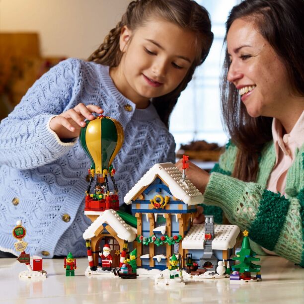 LEGO Icons Santa's Post Office (10339) (3)