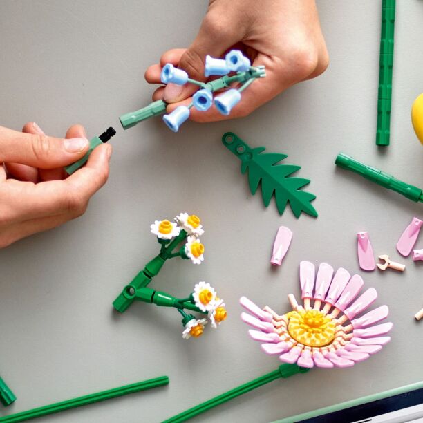 LEGO Botanical Petite Sunny Bouquet (10347) (3)
