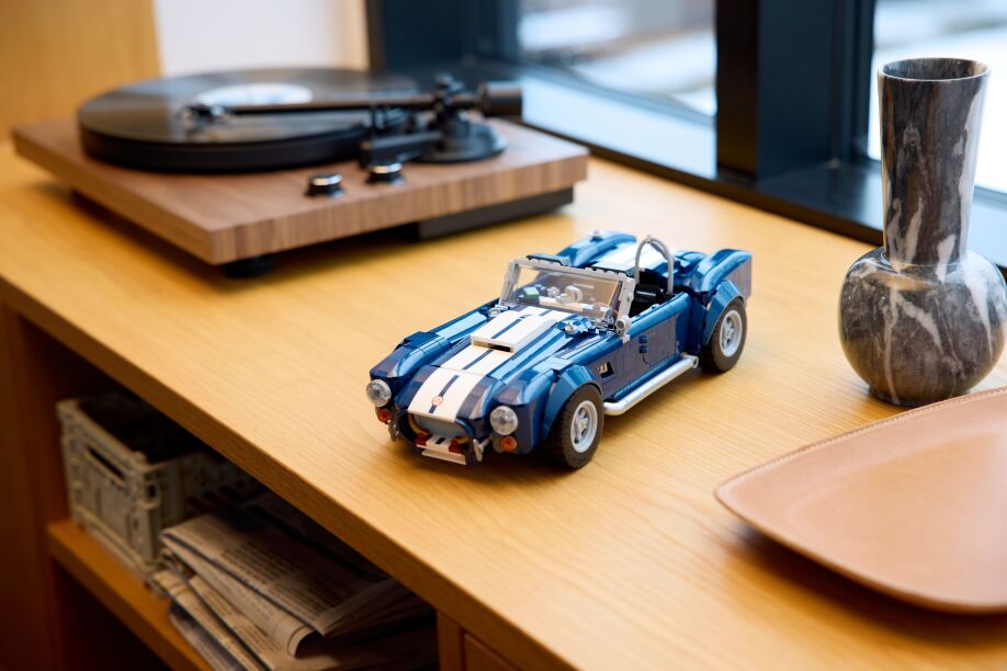 LEGO Icons Shelby Cobra 427 S/C (10357) (12)