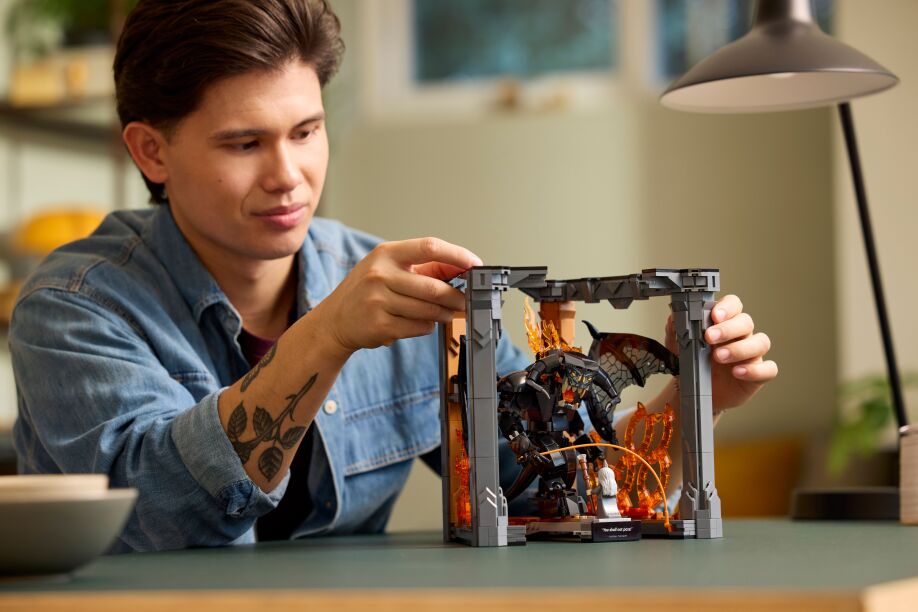 LEGO Icons The Lord Of The Rings: Balrog Book Nook (10367) (8)