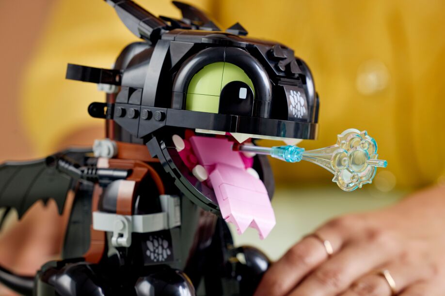 LEGO Icons How To Train Your Dragon: Toothless (10375) (5)