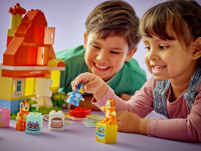 LEGO Duplo Bluey's Family House With Memory Game (10459) (6)