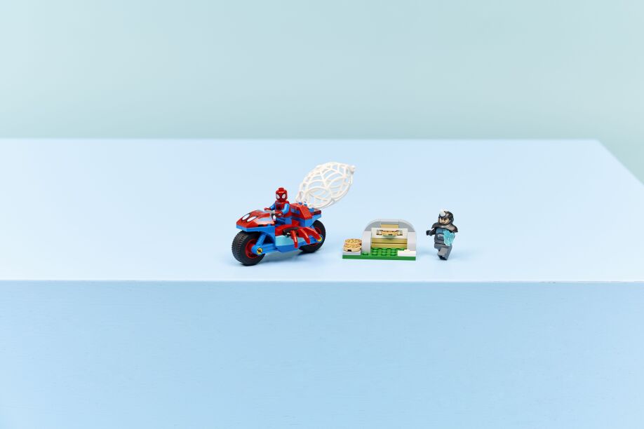 LEGO Spidey: Spidey On His Motorcycle vs. Rhino (11206) (9)