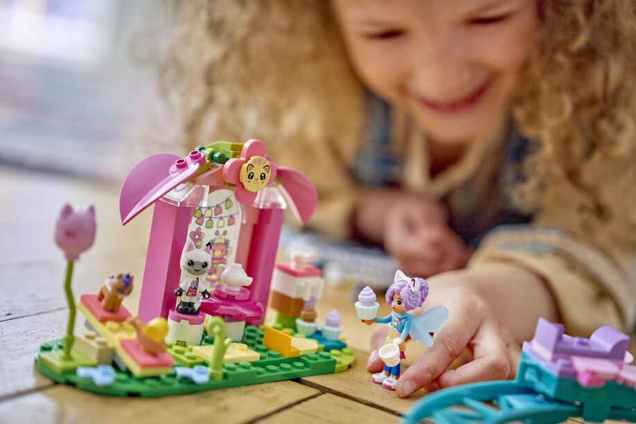 LEGO® Gabby's Dollhouse Fairy Roller Coaster & Tea Party (11214) (7)