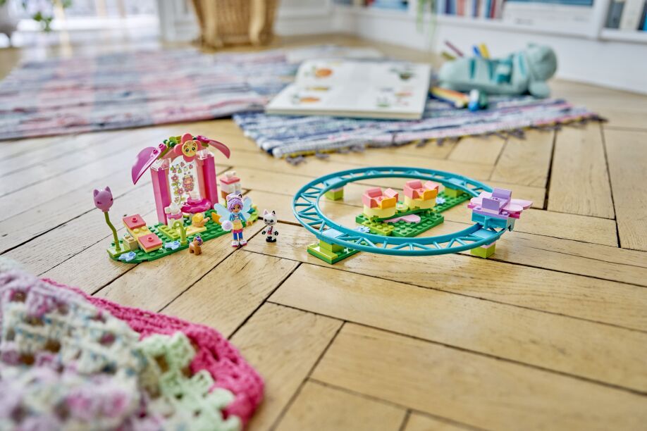 LEGO® Gabby's Dollhouse Fairy Roller Coaster & Tea Party (11214) (8)
