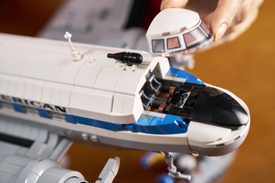 LEGO Idons Douglas DC3 Panam Airliner (11378) (6)