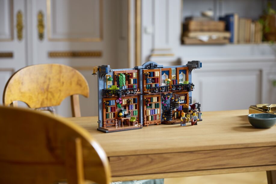 LEGO® Icons Bookstore:Book Nook (11379) (8)