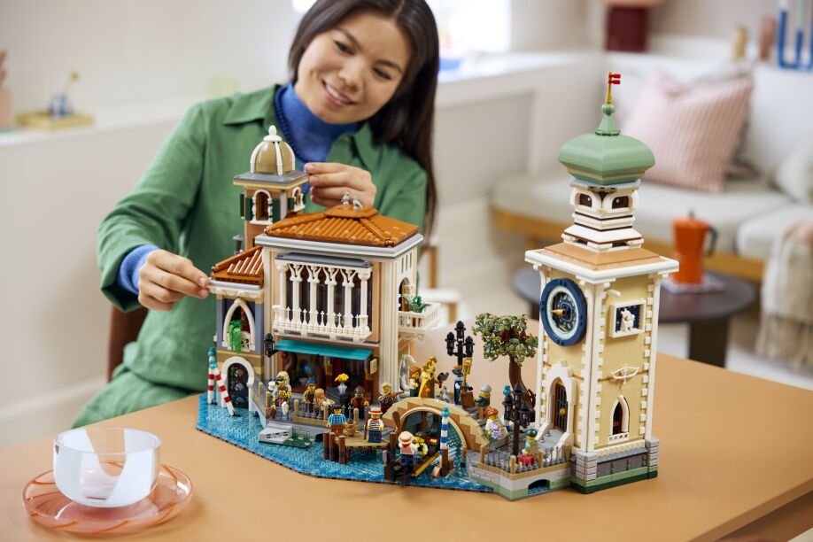 LEGO® Icons Venetian Neighborhood (11388) (14)