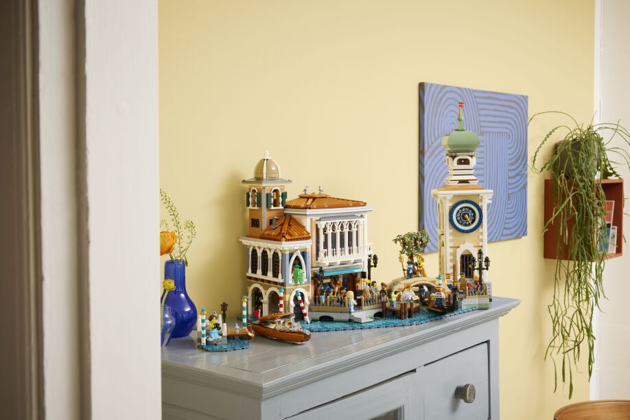 LEGO® Icons Venetian Neighborhood (11388) (15)