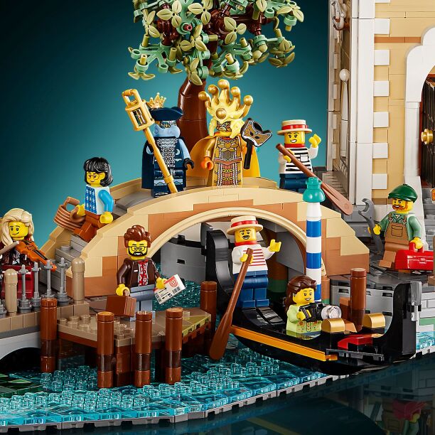 LEGO® Icons Venetian Neighborhood (11388) (5)