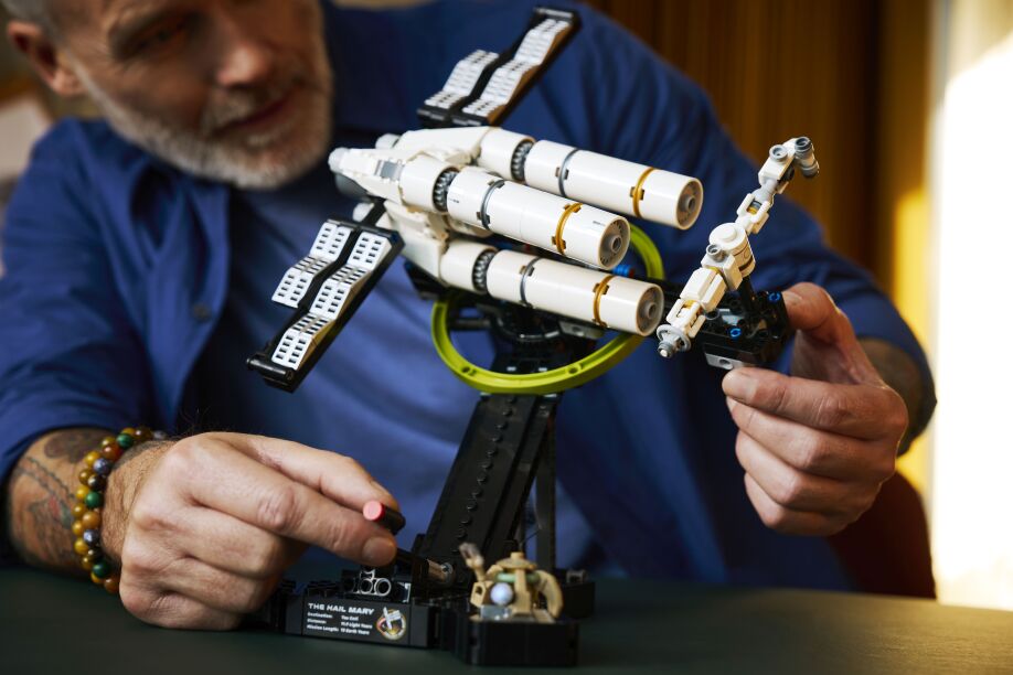 LEGO Icons Project Hail Mary (11389) (5)