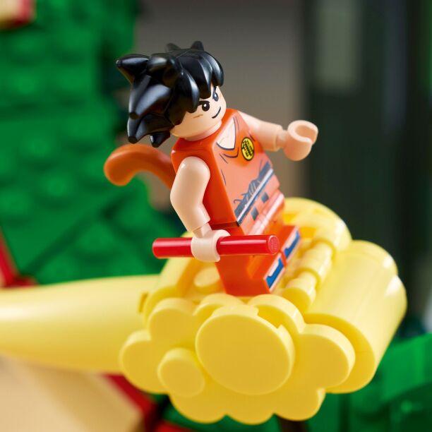 LEGO® Icons Dragon Ball: Shenron & Goku (11390) (4)