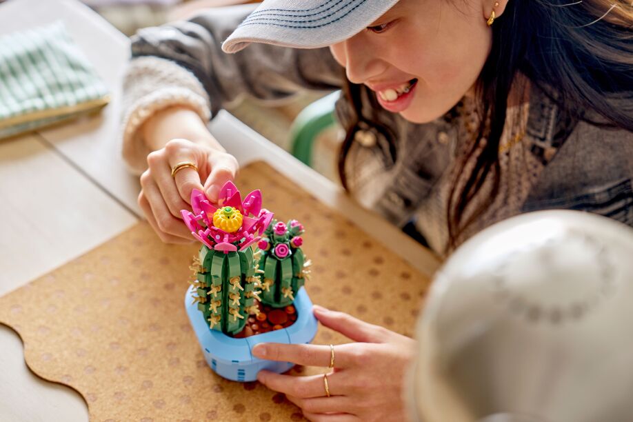 LEGO Botanical Flowering Cactus (11509) (5)