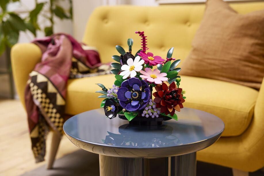 LEGO® Botanicals Dark Flower Arrangement (11513) (7)