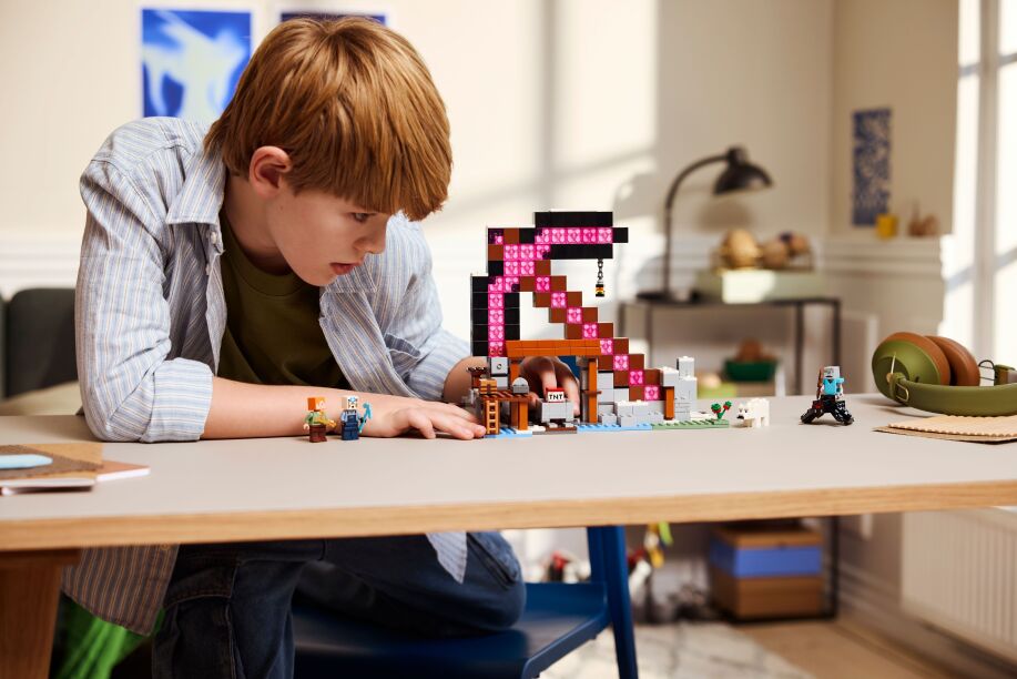 LEGO Minecraft The Pickaxe Mine (21277) (6)