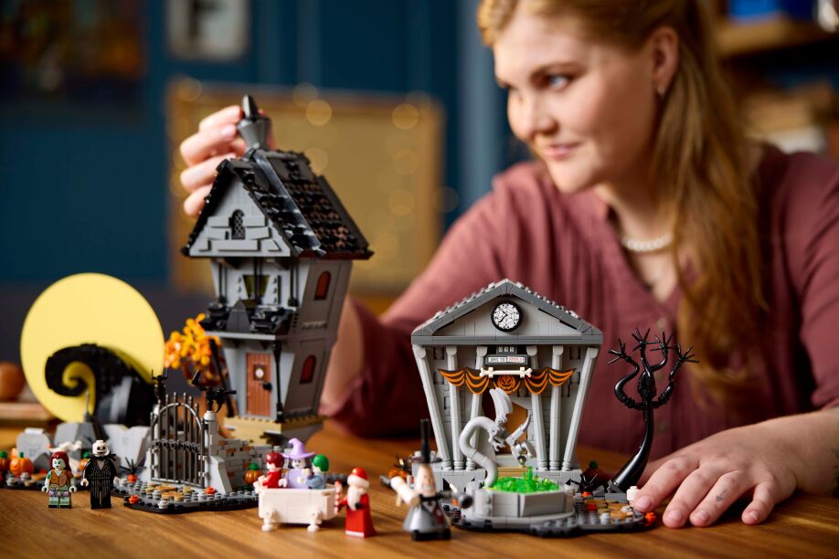 LEGO Ideas Disney Tim Burton's The Nightmare Before Xmas (21351) (13)