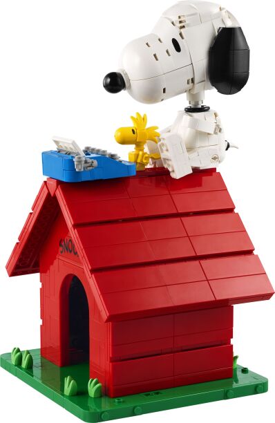 LEGO Ideas Peanuts: Snoopy's Doghouse (21368) (1)