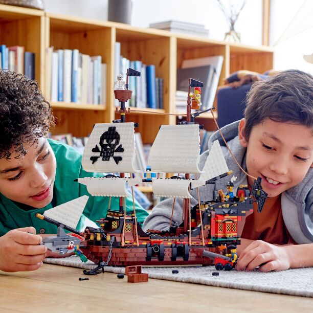 LEGO Creator 3in1 Pirate Ship (31109) (3)