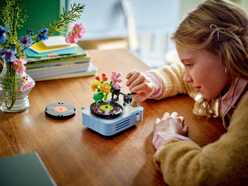 LEGO Creator 3in1 Record Player With Flowers (31172) (6)