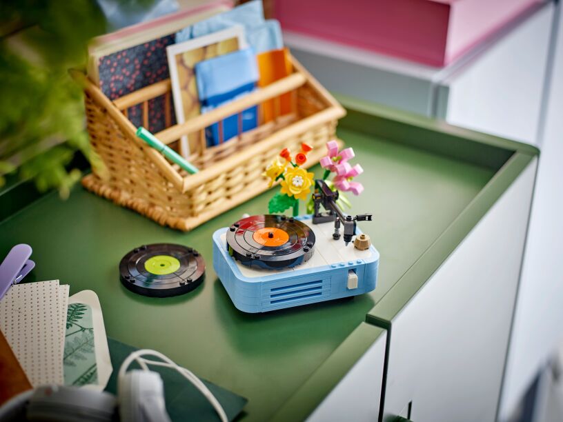 LEGO Creator 3in1 Record Player With Flowers (31172) (7)