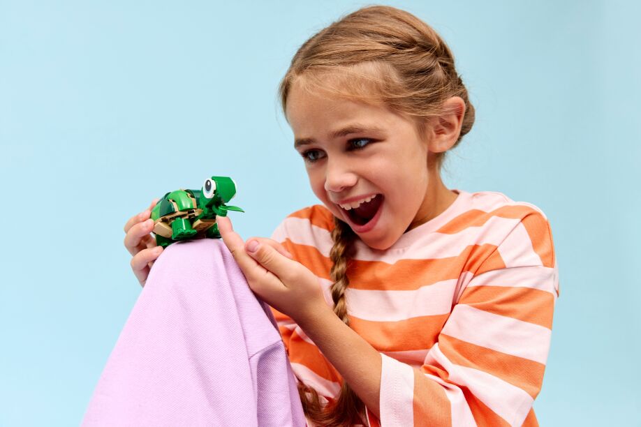 LEGO Creator 3in1 Turtle With A Water Lily Flower (31377) (7)