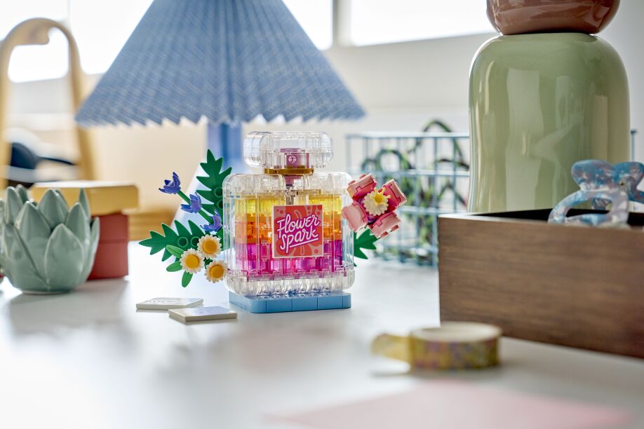 LEGO® Creator 3in1 Floral Decor Perfume Bottle (31383) (8)
