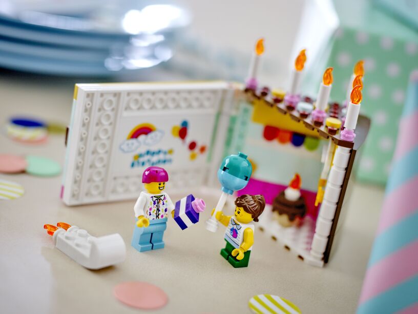 LEGO Birthday Cake (40641) (3)